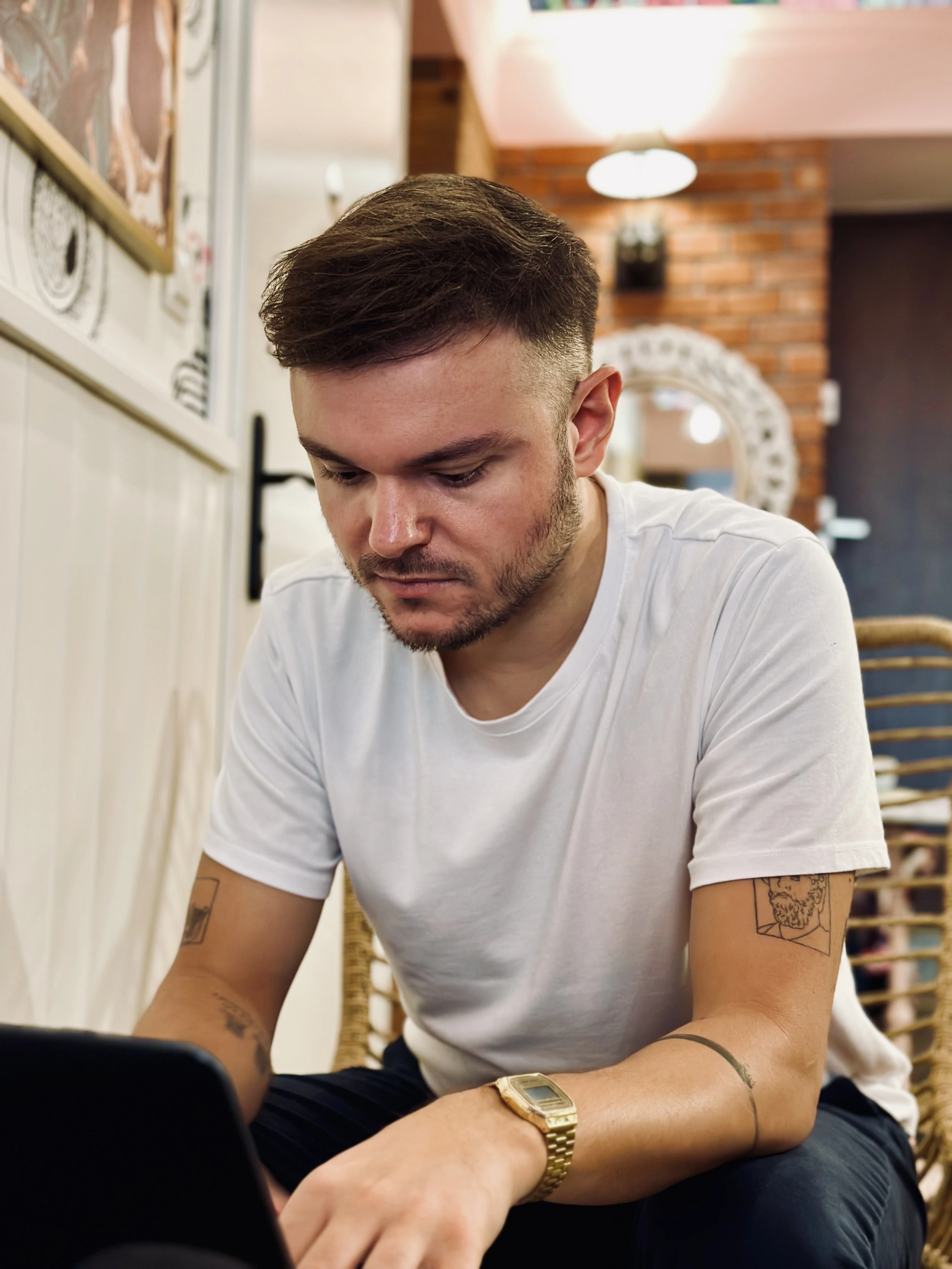 Ilustracja procesu dla: Content Marketing – Buduj Zaufanie Klientów Poprzez Wartościowe Treści